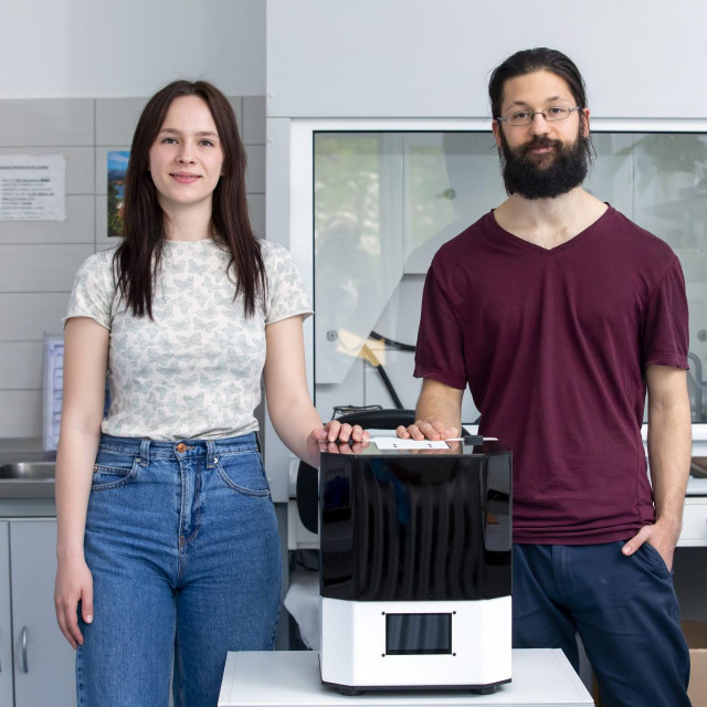 &lt;p&gt;Dora Machaček i Krunoslav Vinicki čine tim Digicyte koji je razvio skener uzoraka tkiva.&lt;/p&gt;