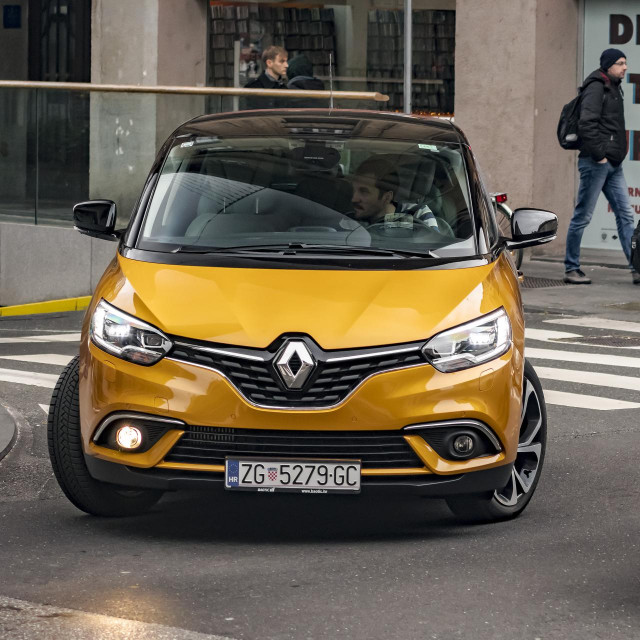 &lt;p&gt;Renault Scenic &lt;/p&gt;