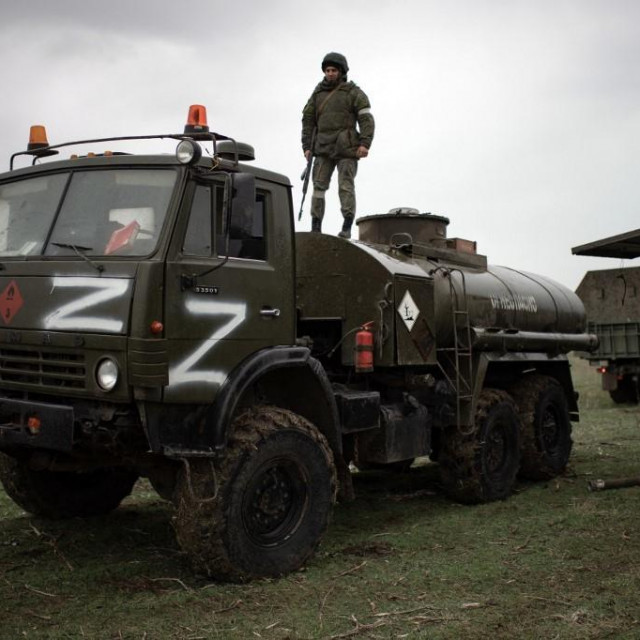 Ruski vojnik na kamionu u oblasti Herson