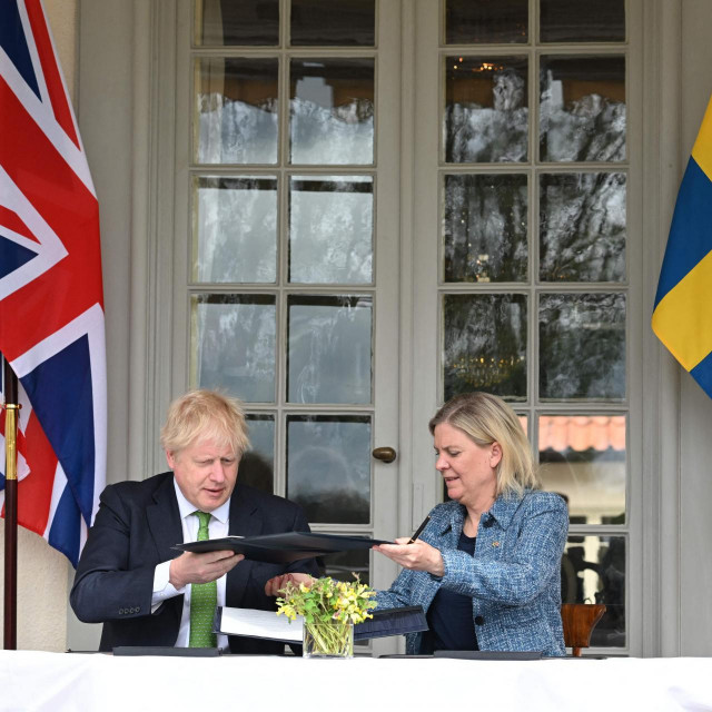 &lt;p&gt;Britanski premijer Boris Johnson i švedska premijerka Magdalena Andersson&lt;/p&gt;