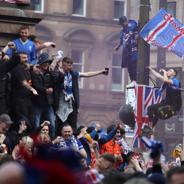 &lt;p&gt;Navijači Rangersa među najfanatičnijima su u Europi; na slici slavlje naslova prvaka 2021. u Glasgowu&lt;/p&gt;