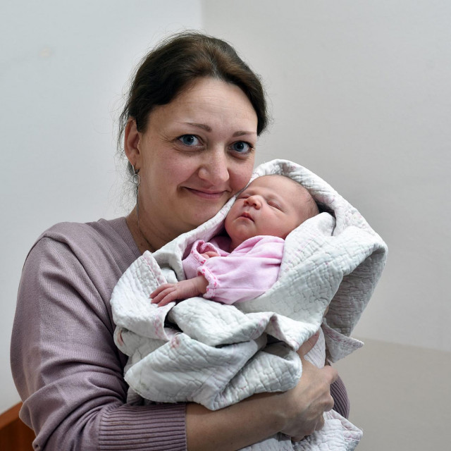 &lt;p&gt;Izbjeglica iz Ukrajine Olga u gospićkoj bolnici rodila je bebu Daru&lt;/p&gt;
