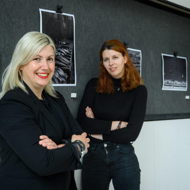 &lt;p&gt;Predsjednica Maja Prgomet i tajnica Ana Žanko u u galeriji Fotokluba Split&lt;/p&gt;