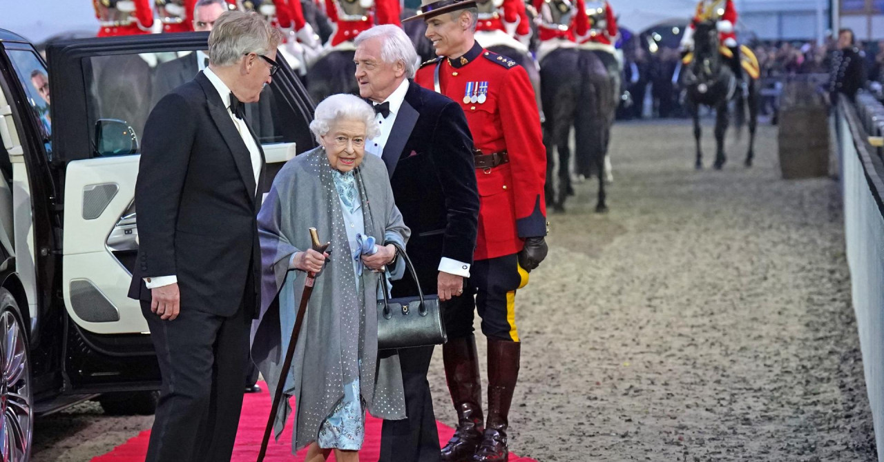 Kraljica Elizabeta II. dočekana ovacijama na prvom službenom događanju povodom njezinog jubiljea