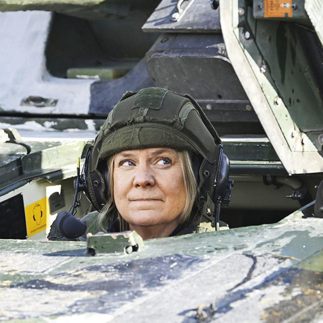 &lt;p&gt;Magdalena Andersson u borbenom vozilu&lt;/p&gt;