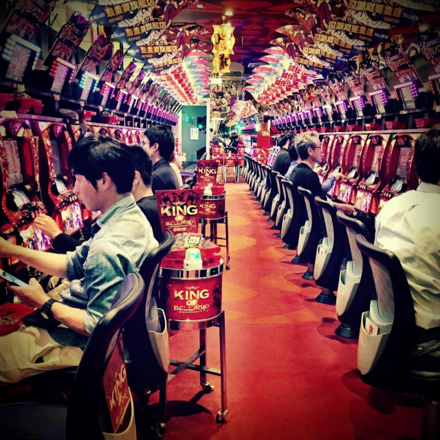 &lt;p&gt;Ilustracija, prizor iz kasina u Japanu&lt;/p&gt;