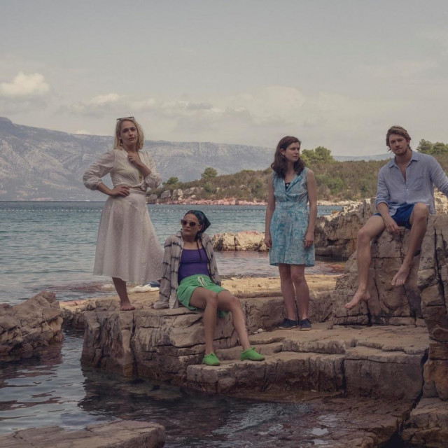 &lt;p&gt;Glavni glumci serije ”Razgovori s prijateljima” snimljeni na plaži na otoku Hvaru&lt;/p&gt;