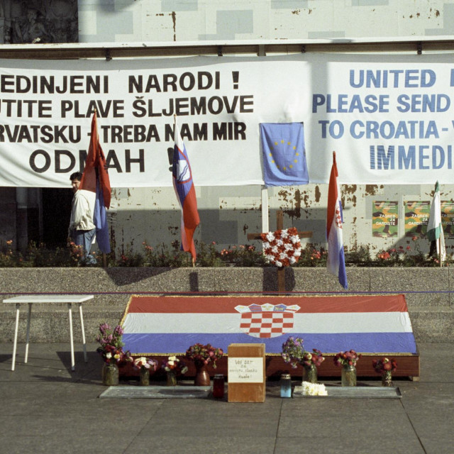 &lt;p&gt;Transparent na ulicama Zagreba 30.09.1991.&lt;/p&gt;