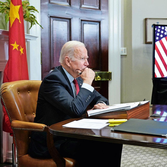 VIdeo razgovor Joea Bidena i Xija Jinpinga