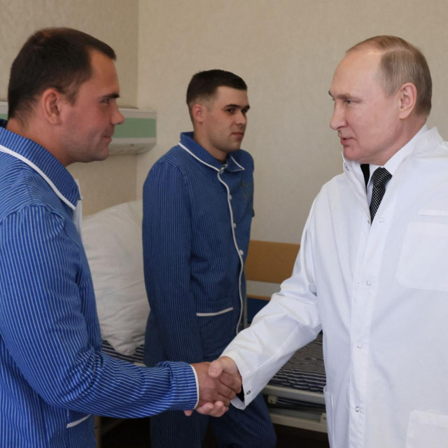 &lt;p&gt;Vladimir Putin u posjeti ranjenim vojnicima&lt;/p&gt;