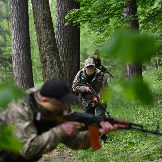 SAD je organizirao i obuku ukrajinskih vojnika novom opremom koju im isporučuje