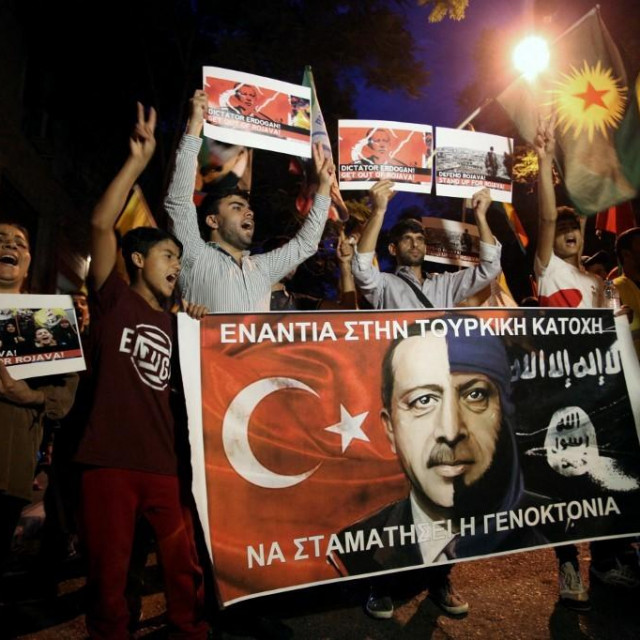 &lt;p&gt;Kurdi prosvjeduju u blizini turskog veleposlanstva u Ateni (fotografija iz 2019. godine)&lt;/p&gt;