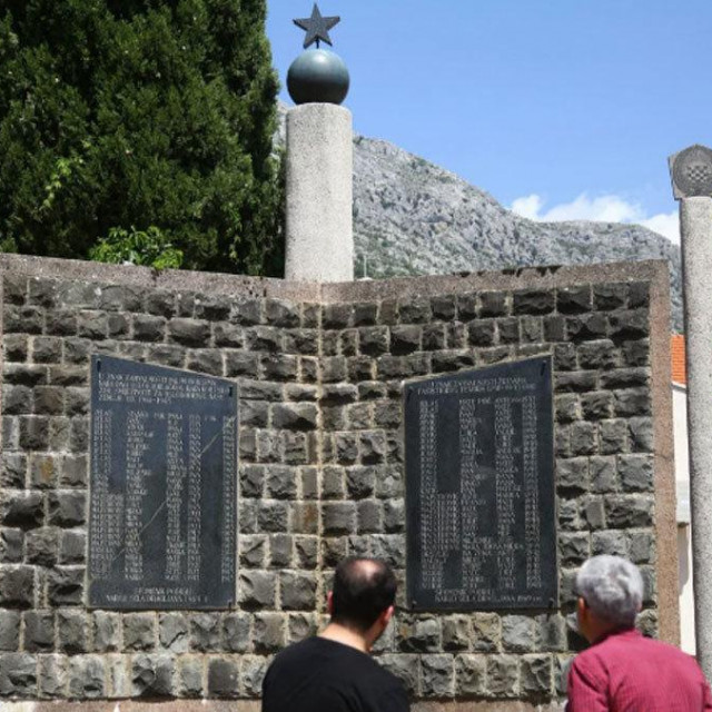 &lt;p&gt;Spomenik palim borcima i žrtvama fašističkog terora u Dragljanima&lt;/p&gt;