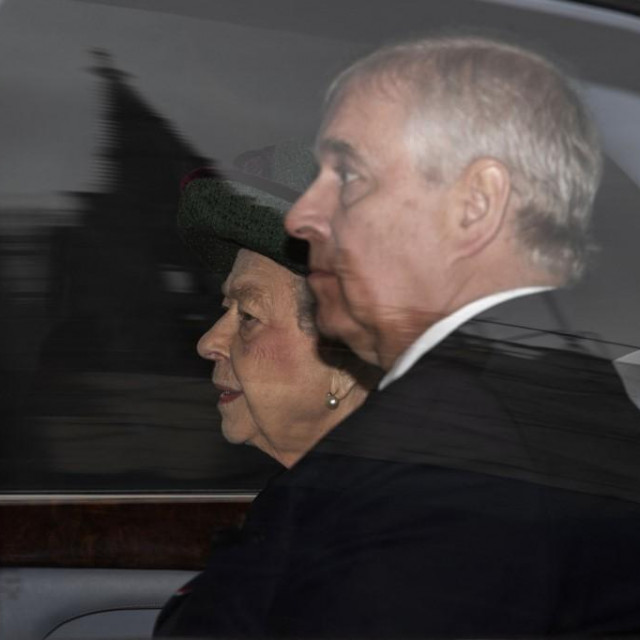 &lt;p&gt;Princ Andrew i kraljica Elizabeta II.&lt;/p&gt;