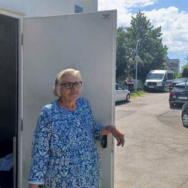 &lt;p&gt;50 metara od obiteljske kuće Dumbovićevih u kontejneru živi 81-godišnja umirovljena nastavnica Marijana&lt;/p&gt;