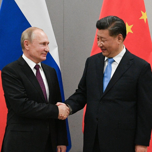Vladimir Putin i Xi Jinping (arhivska fotografija)