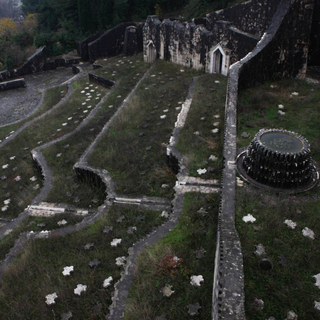 &lt;p&gt;Staro partizansko groblje u Mostaru, arhivska fotografija&lt;/p&gt;