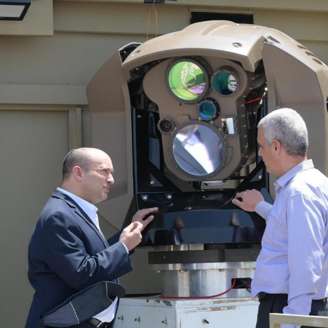 &lt;p&gt;Izraelski premijer Naftali Bennett (lijevo) i Yoav Har Even (desno), predsjednik i izvršni direktor tvrtke Rafael Advanced Defense Systems&lt;/p&gt;