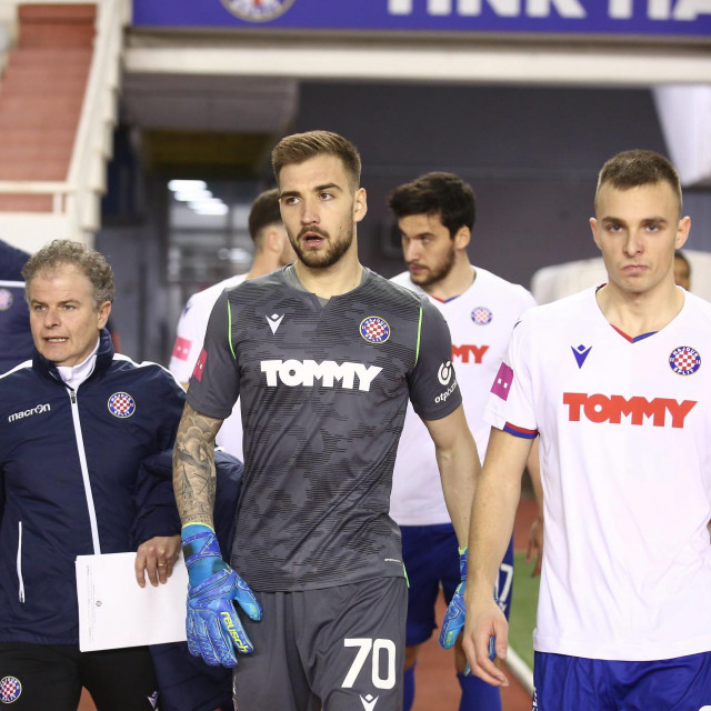 Josip Posavec više nije igrač Hajduka