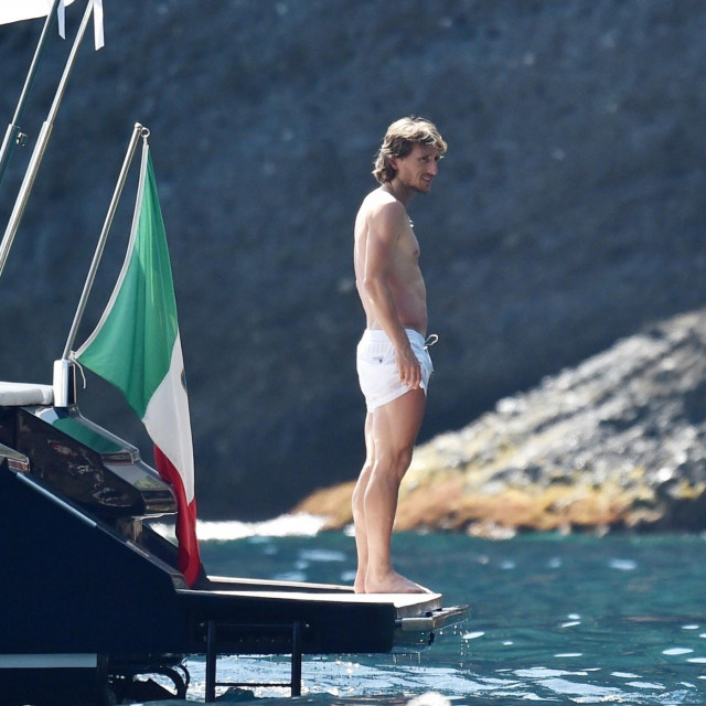 &lt;p&gt;Luka Modrić na jahti na talijanskoj obali&lt;/p&gt;