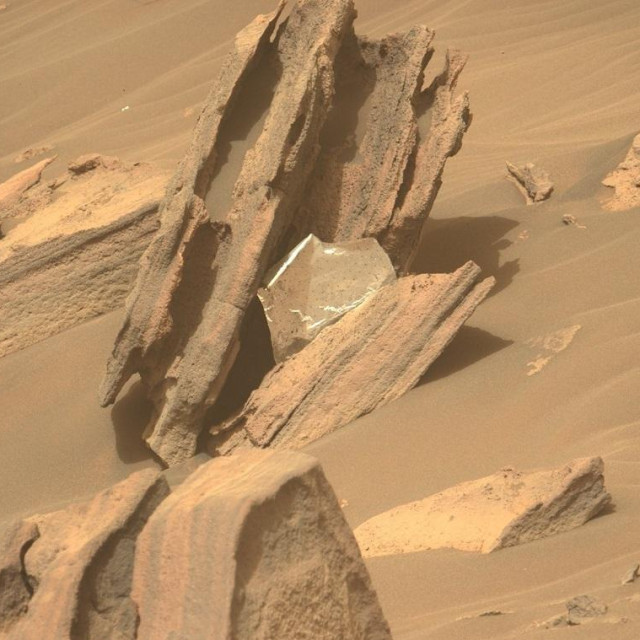 &lt;p&gt;NASA objavila fotografiju sjajnog objekta na Marsu&lt;/p&gt;