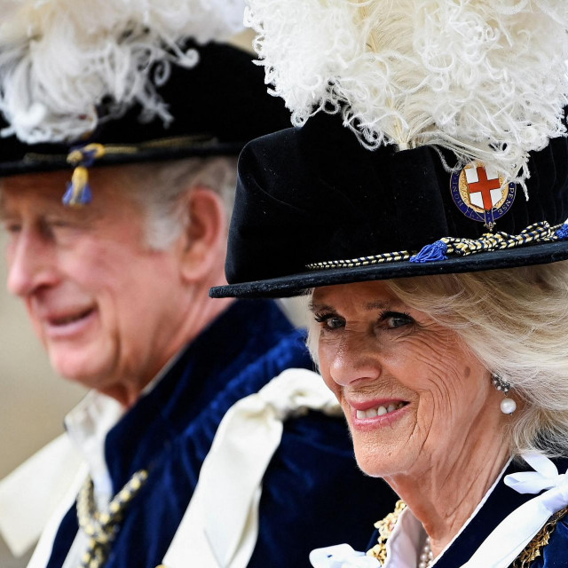 &lt;p&gt;Camilla i princ Charles&lt;/p&gt;