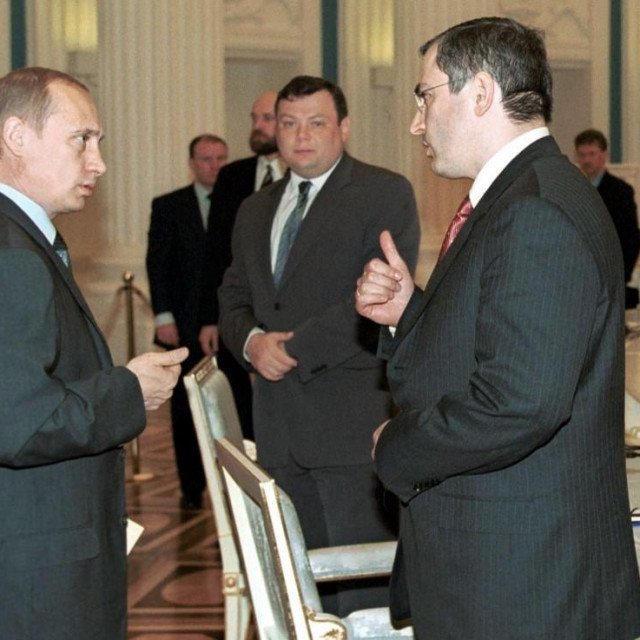 &lt;p&gt;Vladimir Putin i Mihail Hodorkovski (2001.)&lt;/p&gt;