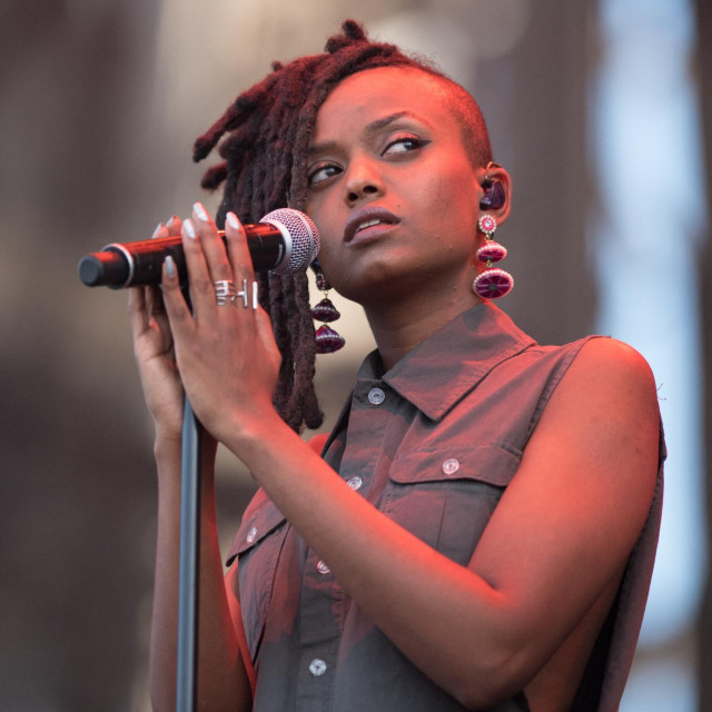 &lt;p&gt;Punim imenom Kelela Mizanekristos, ova 39-godišnja američka R&amp;B pjevačica etiopskog podrijetla debitantski je mixtape ”Cut 4 Me” objavila 2013. godine&lt;/p&gt;