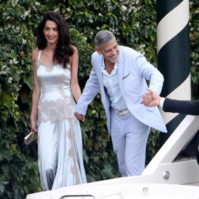 &lt;p&gt;George Clooney i supruga Amal na jezeru Como u Italiji gdje posjeduju vilu&lt;/p&gt;