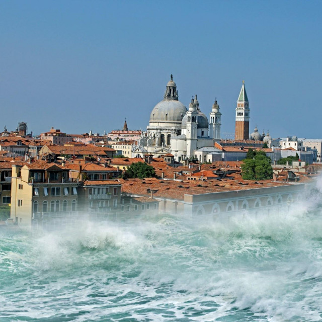 &lt;p&gt;Simulacija udara tsunamija na Veneciju&lt;/p&gt;