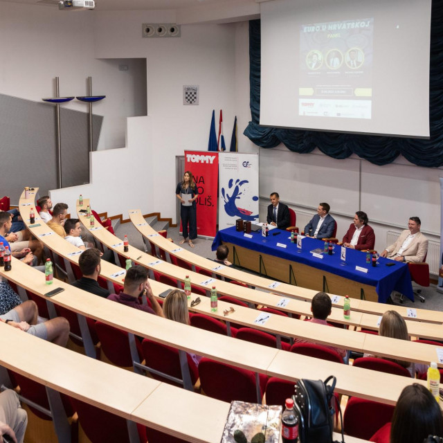 &lt;p&gt;Konferencija o uvođenju eura u Hrvatskoj održana je na Ekonomskom fakultetu u Splitu&lt;br /&gt;
 &lt;/p&gt;