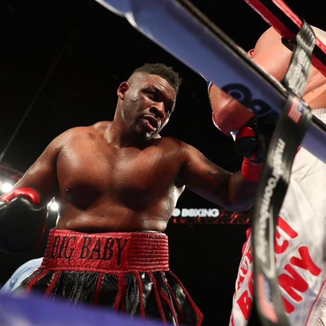 &lt;p&gt;UNIONDALE, NY - NOVEMBER 11: Jarrell Miller punches Mariusz Wach during their Heavyweight bout at Nassau Veterans Memorial Coliseum on November 11, 2017 in Uniondale, New York. Al Bello,Image: 355158833, License: Rights-managed, Restrictions:, Model Release: no, Credit line: AL BELLO/Getty images/Profimedia&lt;/p&gt;