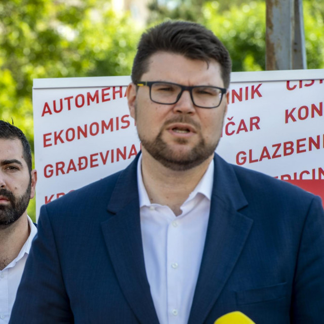 &lt;p&gt;Peđa Grbin u kampanji je dao podršku SDP-ovom kandidatu Davoru Matijeviću&lt;/p&gt;