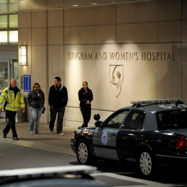 &lt;p&gt;ilustrativna fotografija ulaza u bolnicu Brigham and Women&amp;#39;s Hospital u Bostonu&lt;/p&gt;