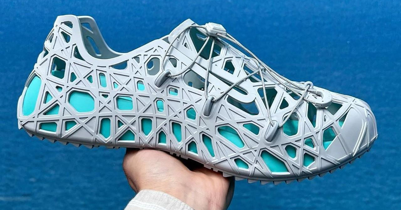 Top ili flop: Dior predstavio ‘kontroverzne‘ tenisice i čizme, biste li ih nosili?