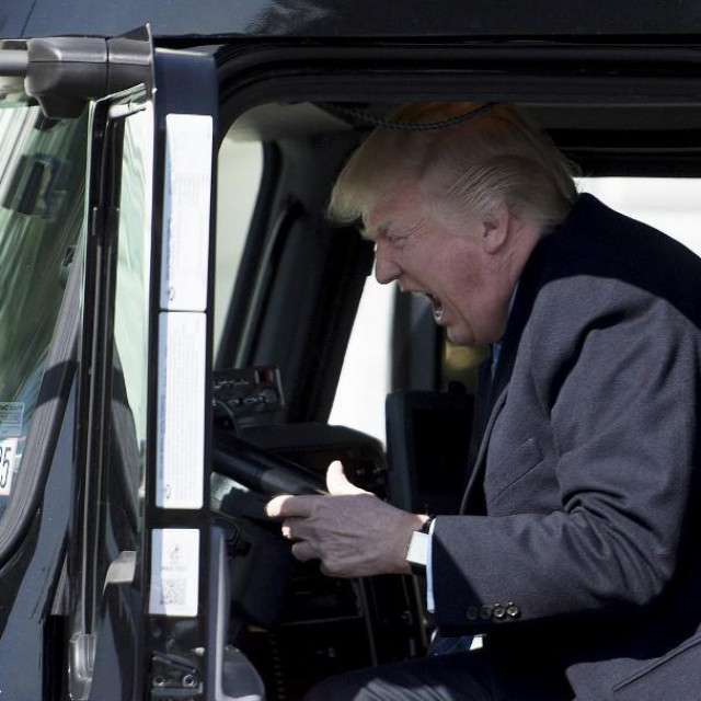 &lt;p&gt;Donald Trump za volanom kamiona (arhivska fotografija)&lt;/p&gt;