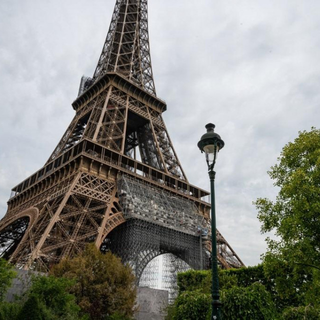 &lt;p&gt;Eiffelov toranj&lt;/p&gt;