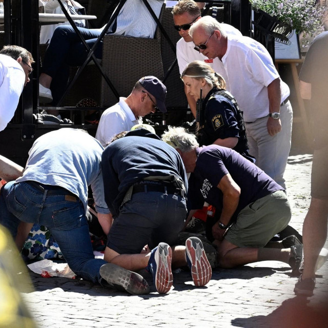 &lt;p&gt;Policija i bolničari reagiraju nakon napada na švedskom otoku Gotlandu&lt;/p&gt;