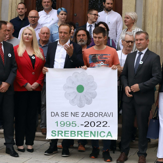 &lt;p&gt;obilježavanje Dana stradanja u Srebrenici pod nazivom ‘Da se ne zaboravi‘ u Varaždinu&lt;/p&gt;