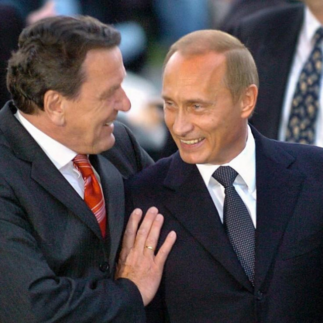 &lt;p&gt;Gerhard Schröder i Vladimir Putin&lt;/p&gt;