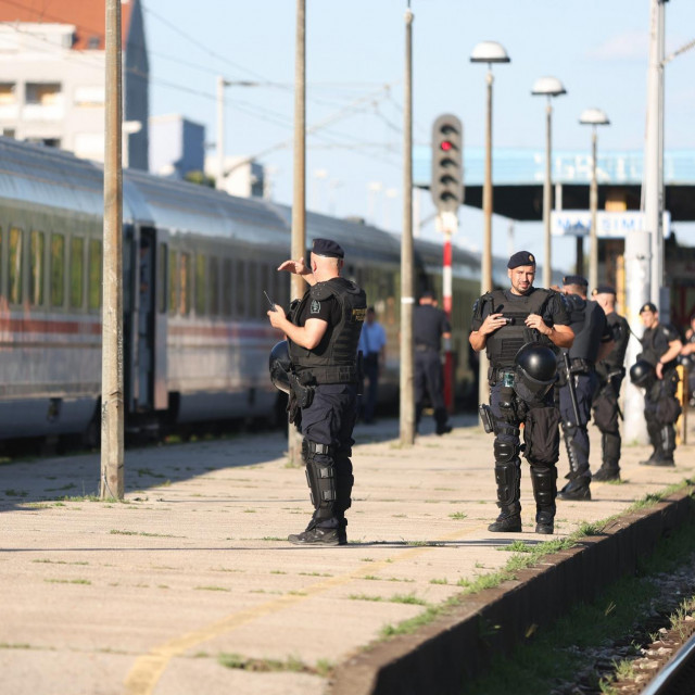 &lt;p&gt;Policija u Zagrebu na osiguranju Bilog vlaka&lt;/p&gt;