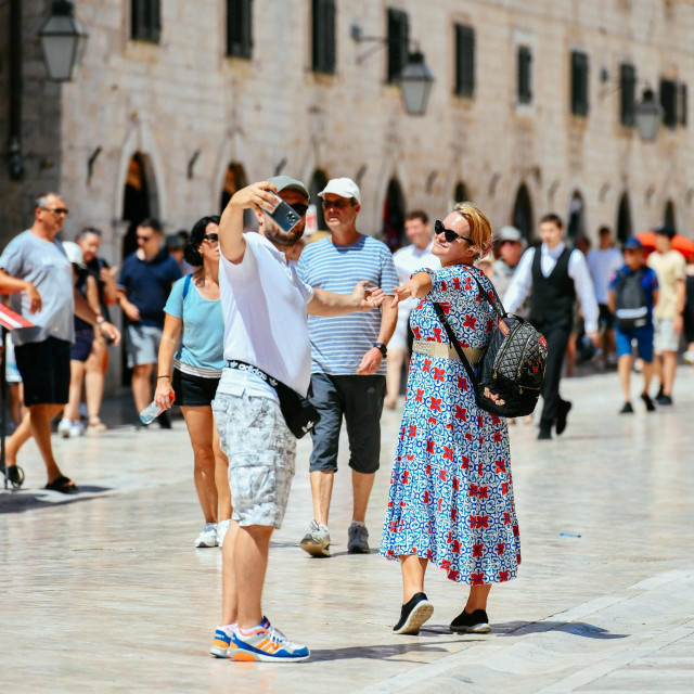 &lt;p&gt;Turisti u Dubrovniku&lt;/p&gt;