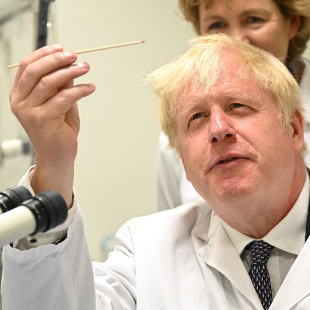 &lt;p&gt;Boris Johnson uslijed najveće krize posjetio je centar za istraživanje Francis Crick Institute&lt;/p&gt;