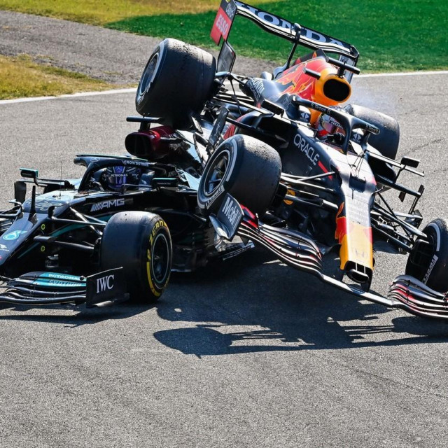Massi je donio ključne odluke u borbi Verstappena i Hamiltona