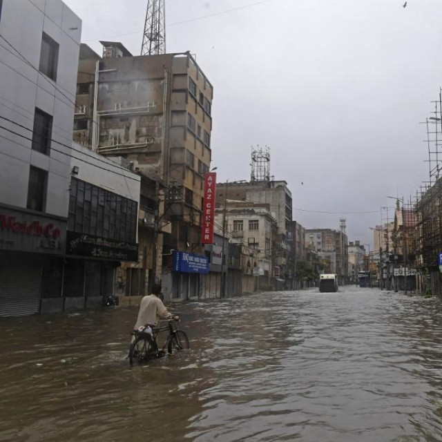&lt;p&gt;poplave u Pakistanu&lt;/p&gt;