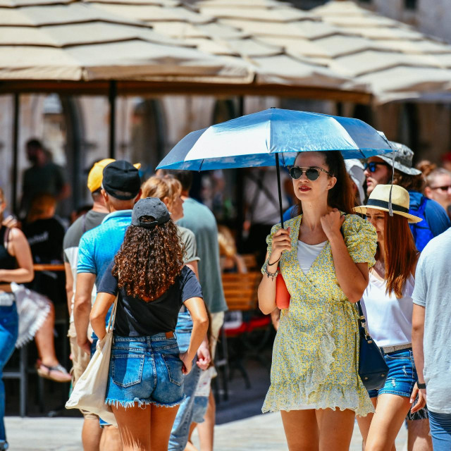 &lt;p&gt;Turisti u Dubrovniku&lt;/p&gt;