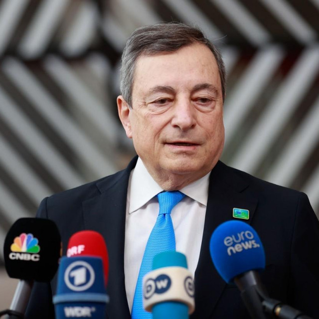 &lt;p&gt;Premijer Mario Draghi podnio ostavku, no ona je zasad obijena&lt;/p&gt;