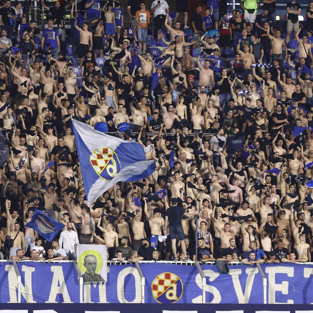 Zagreb, 150722.
Stadion Maksimir.
GNK Dinamo - NK Lokomotiva, 1. kolo, 1. HNL.
Na fotografiji: navijaci.