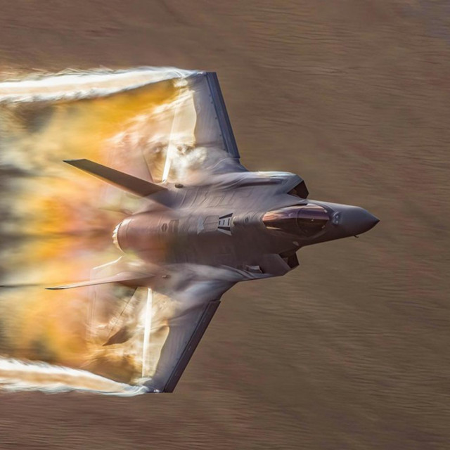 &lt;p&gt;borbeni avion F-35 Lightning II u letu&lt;/p&gt;