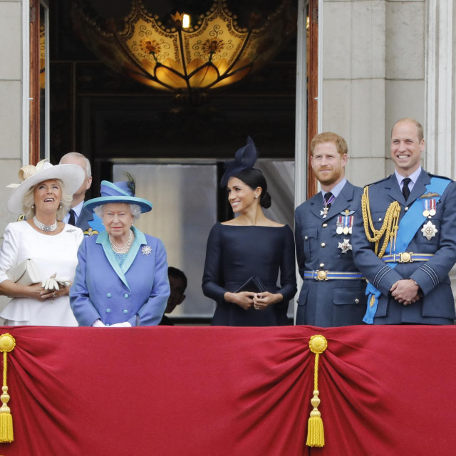 &lt;p&gt;britanska kraljica Elizabeta, princ Charles i Camilla, vojvotkinja od Cornwalla, princ Harry i Meghan, vojvotkinja od Sussexa, princ William i Catherine, vojvotkinja od Cambridgea&lt;/p&gt;